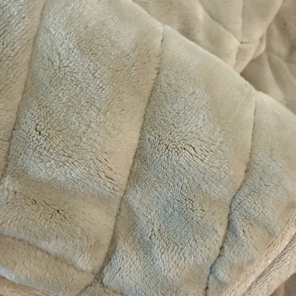 UGG Coco Full/Queen Quilted Comforter Set in Beige Cream - Picture 4 of 10